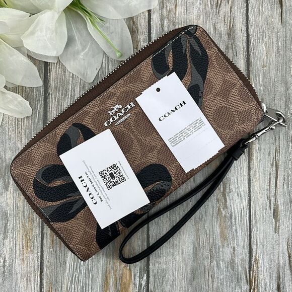 Coach Long Zip Around Wallet In Signature Canvas With Bow Print Bag Purse - Picture 6 of 10